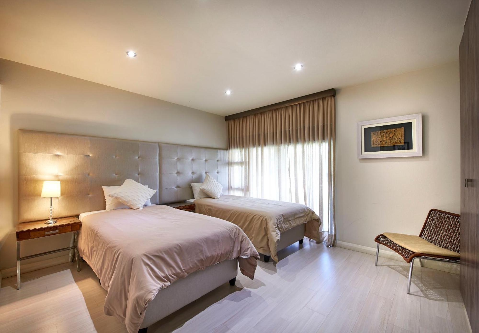 Dynasty Forest Sandown Serviced Apartments & Self Catering Hotel Йоханнесбург Номер фото